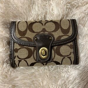 Coach Essential Billfold Wallet